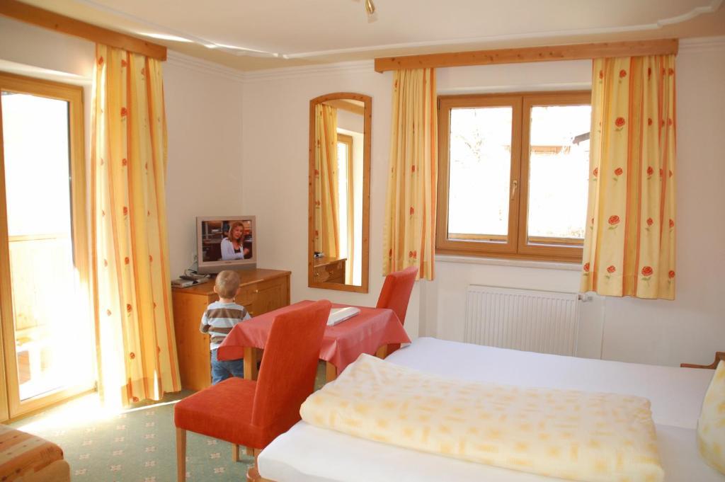 Pension Ederhof يوخبرغ الغرفة الصورة